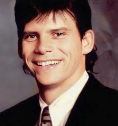 Lyle's birthday is here! Wishing him all the best! 🩵
#JusticeForErikAndLyle
#LyleMenendez