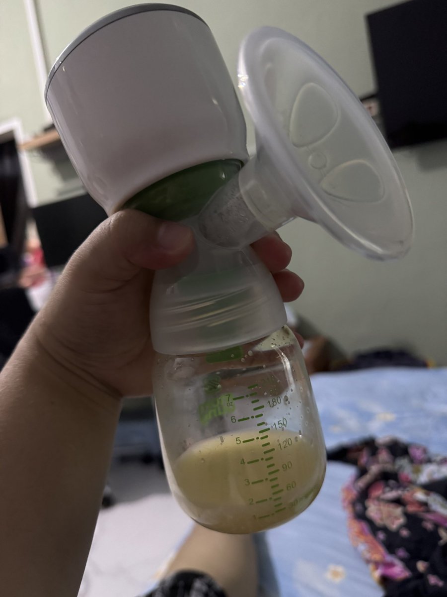 6/01/26

Bangun subuh untuk pumping, berharap kedepannya asiku makin deres, soalnya dd udah boleh banyak minumnya 😭😭🤲🏻🤲🏻