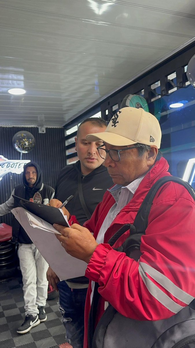 Realizamos un operativo de Inspección, Vigilancia y Control en establecimientos comerciales de los sectores Libertadores y Centenario.

Durante estas acciones se presentaron cierres voluntarios y se impusieron sanciones por el incumplimiento de la Ley 1801 de 2016.