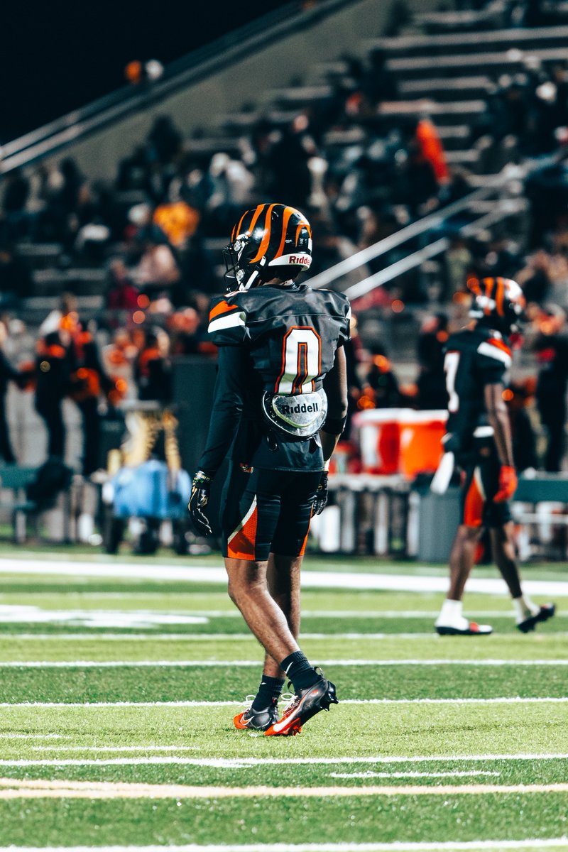 AGTG for allowing me to make it through another season. Junior Season Highlights - 0# ATH 
15/15 Games played
Offense: 8 Recs! /277 Yards! /709 All purpose!/6 Td's!
Offensive Plays: hudl.com/video/3/194883…
Defense: 4 Int!/6 Pbu's!/29 Solo Tackles!/36 Tackles!
Defensive plays: