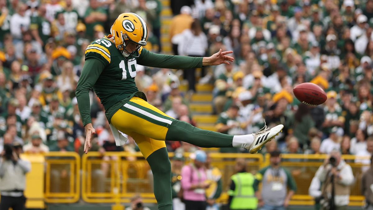 Packers punter Daniel Whelan broke several team punting records during the 2025 season. packerswire.usatoday.com/story/sports/n…