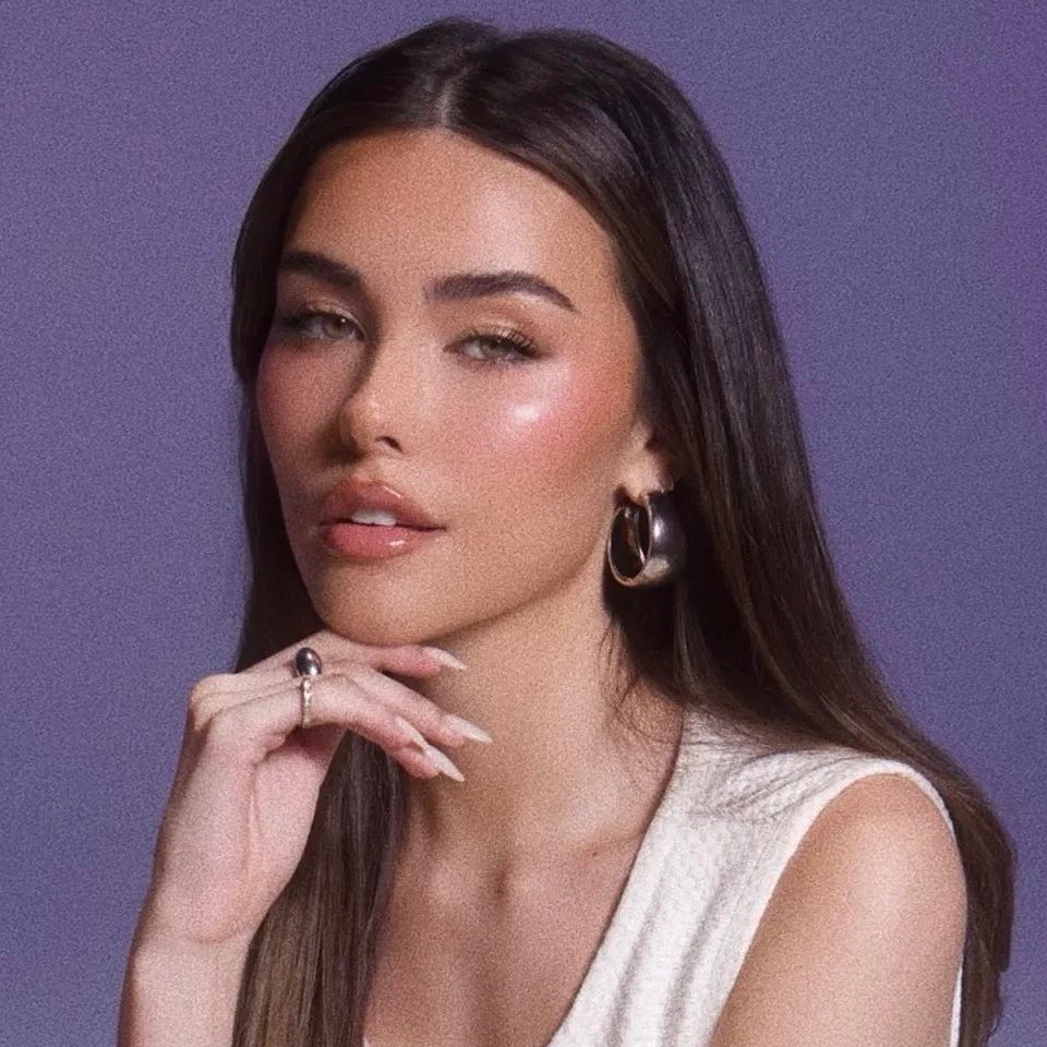 chartdata's tweet image. Madison Beer earns her first ever entry on the Hot 100 this week ("bittersweet").