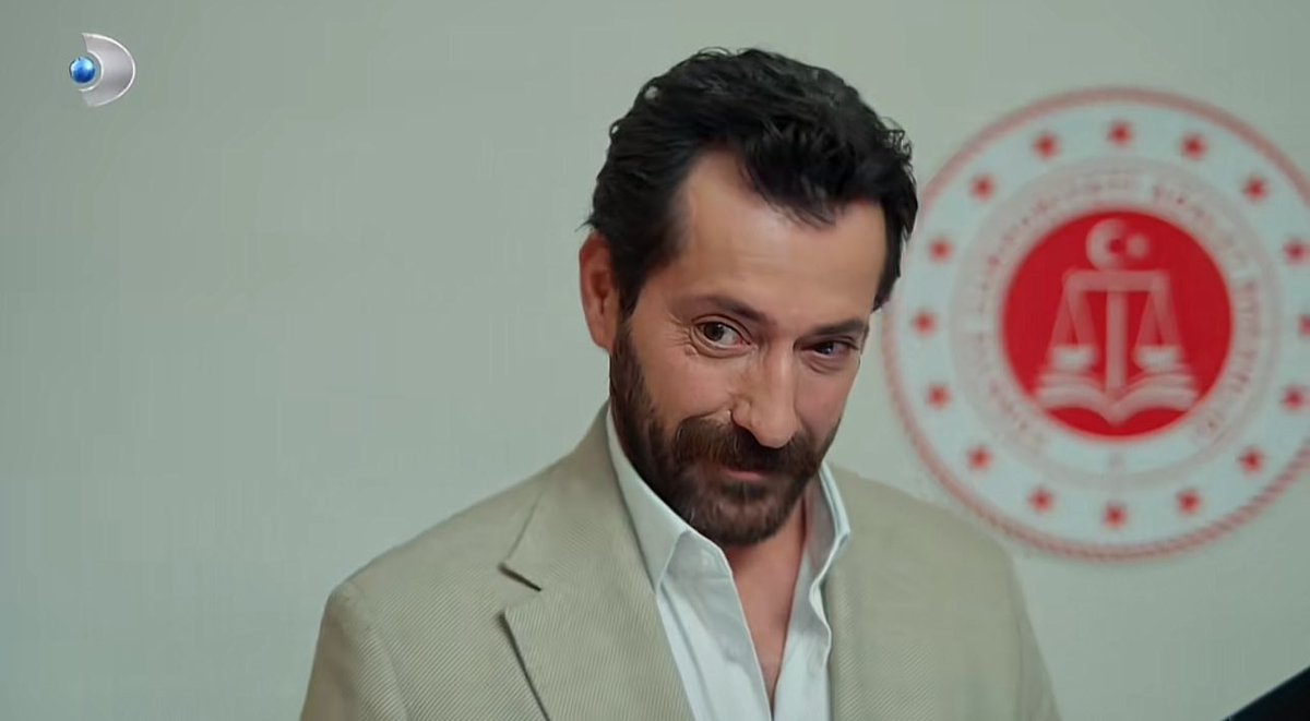asyaymisx's tweet photo. mimiklere bakın aq bide bu adama yakışıklı demezlermi https://t.co/BT7cHONlDX