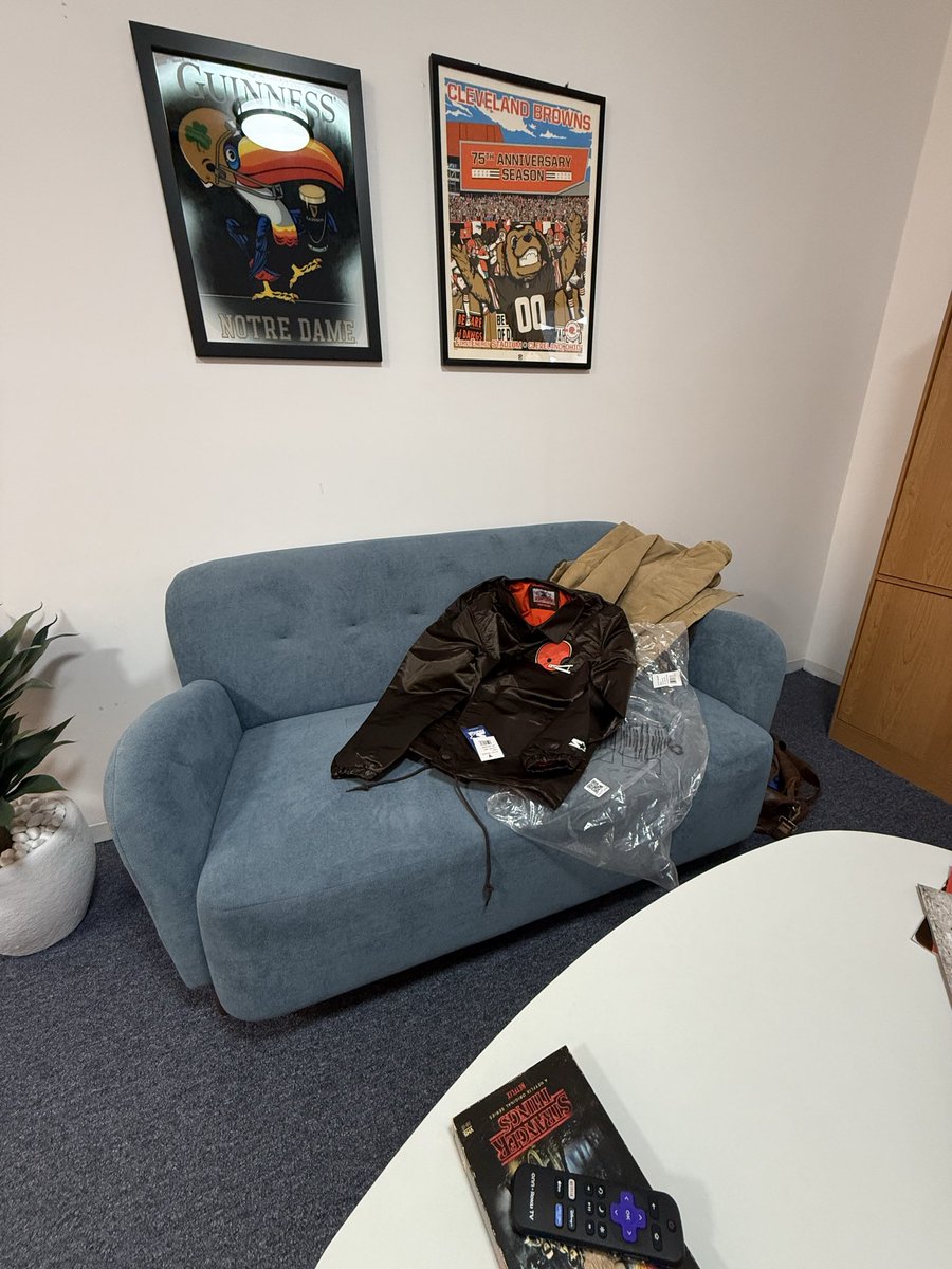 gJAWZ's tweet photo. Browns fire Stefanski and Homage delivers my Browns “Coach’s Jacket” all in the same day. Coincidence? https://t.co/Kqf14OibKp
