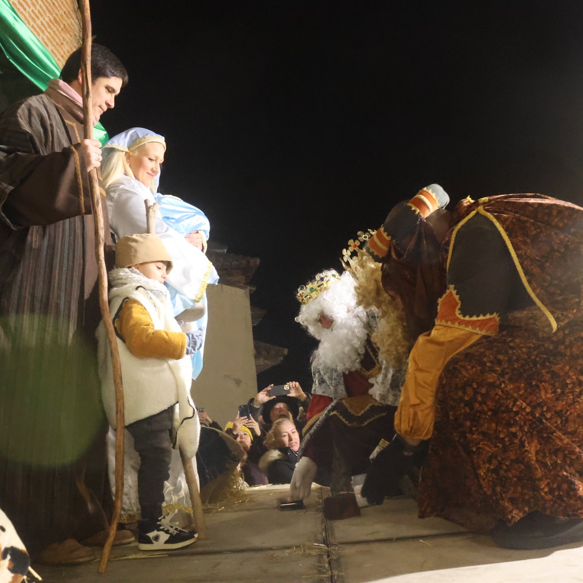 CABANILLAS DIO TODO SU CALOR A UNA EMOTIVA CABALGATA 2026

La gélida temperatura de la tarde no impidió que miles de vecinos y vecinas se echaran a la calle este lunes para disfrutar de una Cabalgata de Reyes que resultó colorida y muy vistosa.

aytocabanillas.org/cabanillas-del…