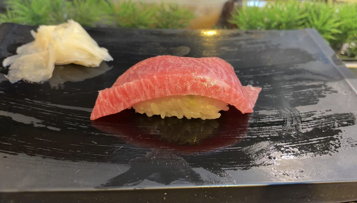 すしざんまい本店史上最高値5億1030万円で落札された一番マグロ。5時に