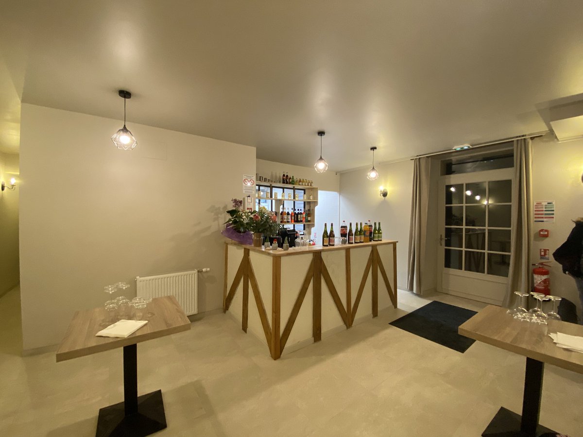 Inauguration ce soir de la crêperie du Bastard, installée dans l’ancien gîte municipal.

Félicitations aux porteurs de projet, merci aux investisseurs et aux services municipaux.
Une aventure humaine qui donne du sens à l’action publique.

#Châteaudun #Attractivité #Urbanisme