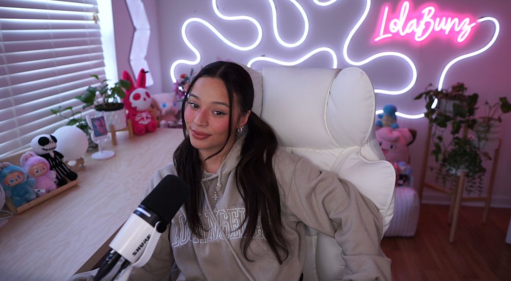 LolaBunz tweet media