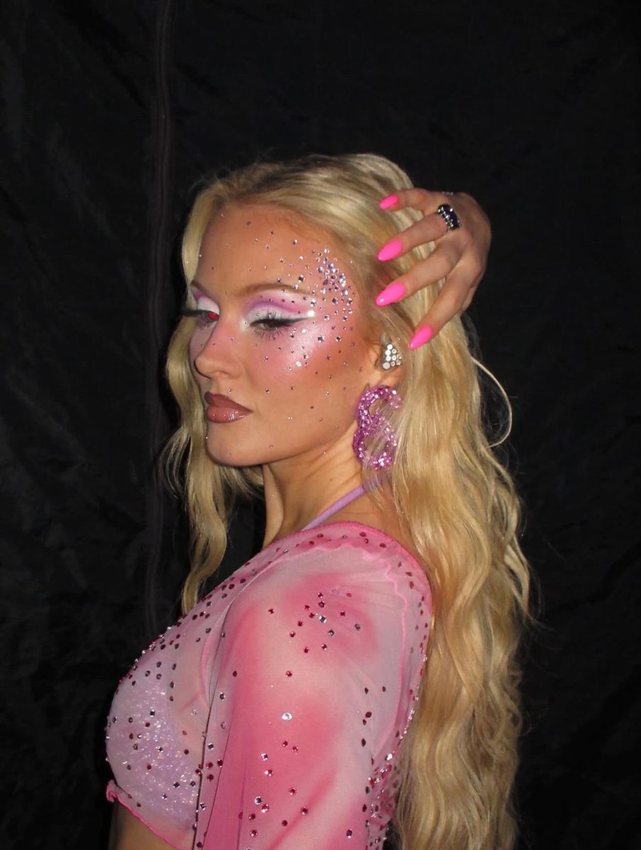 eternalsbrinas's tweet image. just blessing the timeline