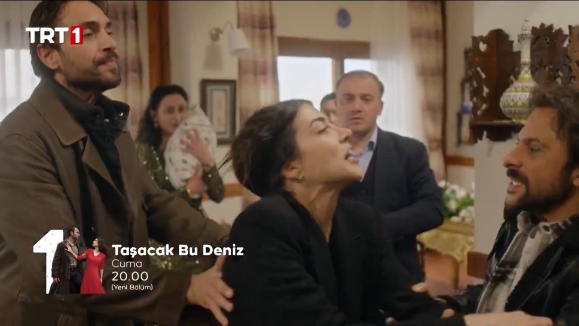 SCamelia17's tweet photo. Se aman así: discutiendo quién se sacrifica primero.

Peleas nivel dios ⚔️ Amor nivel locura ❤️‍🔥

Los #EsDil comparten el destino ✨
Y yo, sin remedio, me enamoro 🫠

#TaşacakBuDeniz 
#DenizBaysal #UlaşTunaAstepe https://t.co/jziWDpWB4E