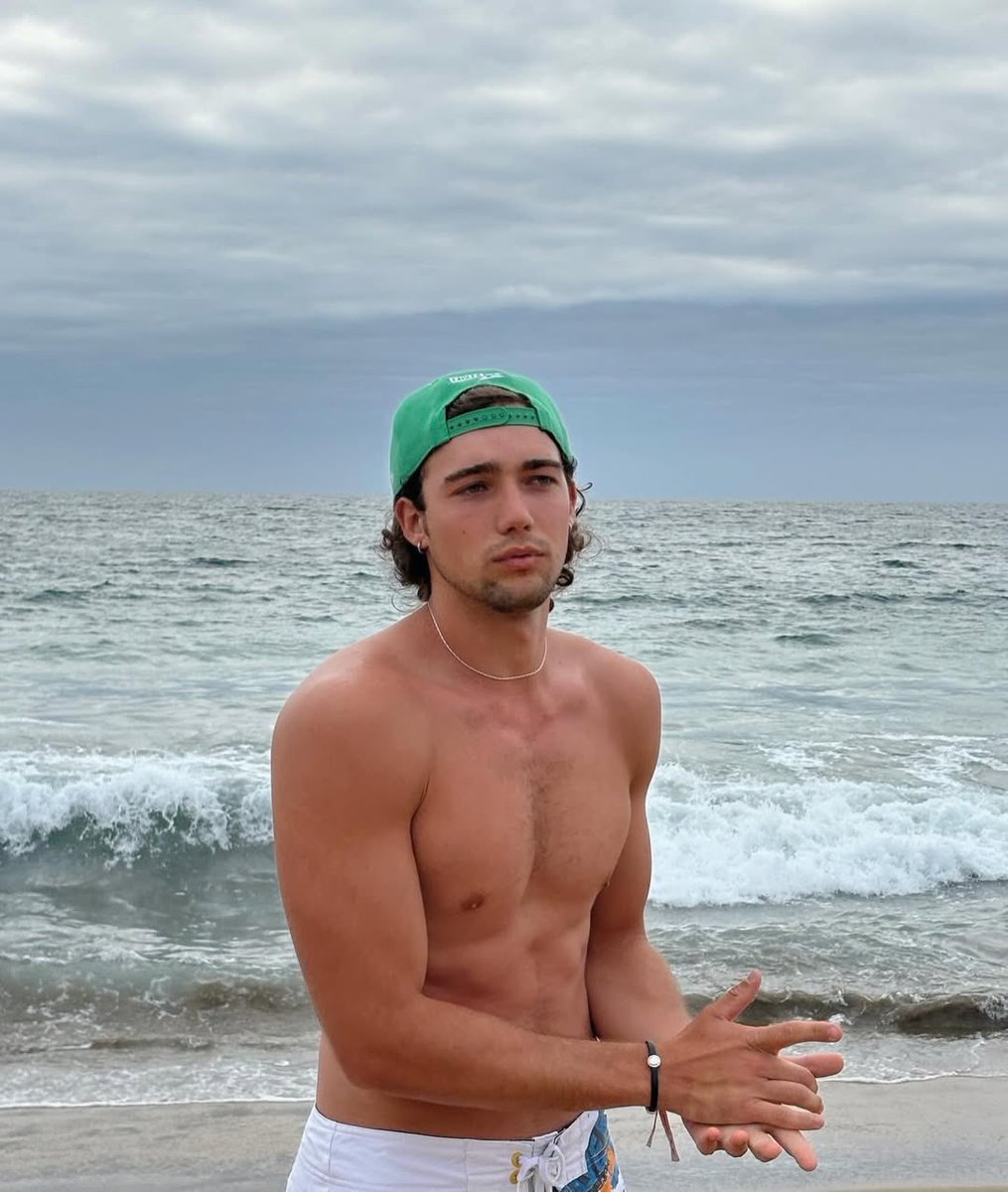 dailybelmonte's tweet photo. 📸 — Mateo vía publicación de Instagram 

“Mucha arena, mucha playa por acá.. 🇨🇱🌊🧉💘” https://t.co/MNy4LrmNek