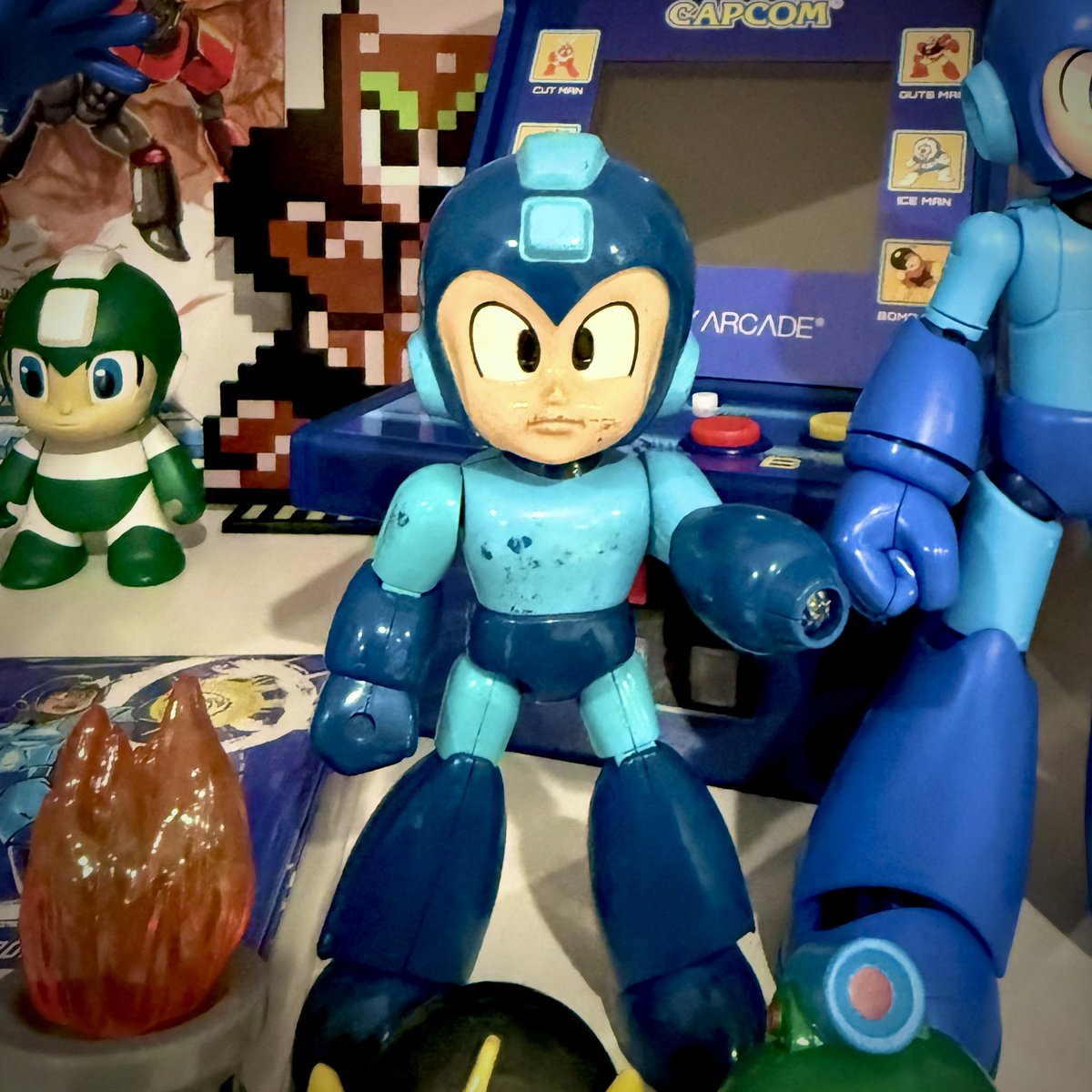 VeebsToys's tweet photo. Happy #megamanmonday! This is a reminder that one of the first #megaman figures is also one of the best Mega Man figures. #rockman https://t.co/Wt5wQ2pUDW
