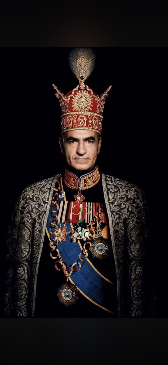 خدایگان اعلیحضرت همایون شاه''محمدرضا شاه پهلوی اریامهر ''بزرگ ارتشداران وابرمرد درتاریخ سلطنتی ایران شاهنشاهی
👑👑👑
🇱🇰🇱🇰🇱🇰
"جاوید شاه"
خدا"شاه"میهن
کشور"شاهنشاهی"ایران
#KingRezaPahlavi