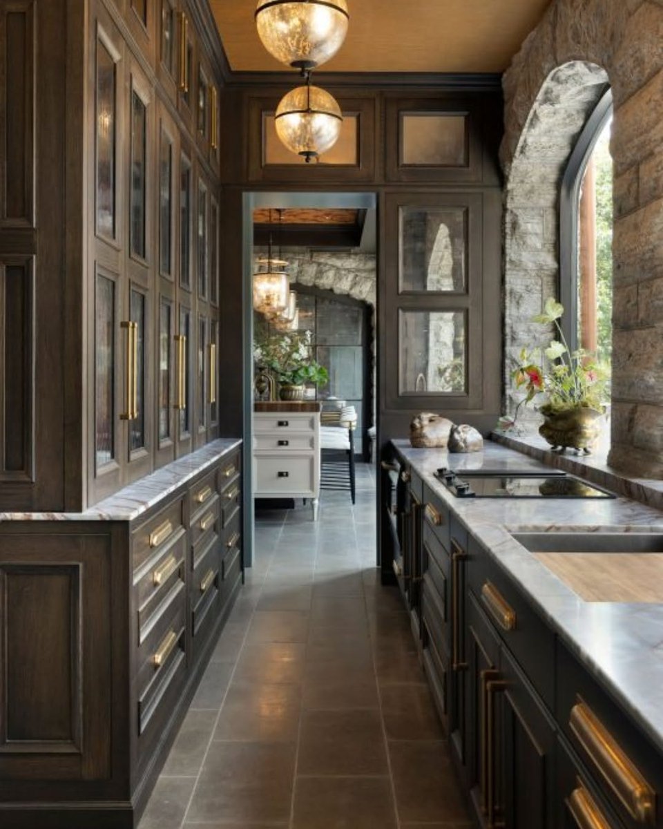 AmericanHardwds's tweet photo. Solid materials last for generations. #AmericanHardwoods are the foundation.
Project: @NWH_Inc
Photos and cabinets: @CrystalCabinets
#RealAmericanHardwood #whiteoak #oak #wood #kitchens #kitchendesign #kitcheninspo #interiordesign #kitchenreno #kitchenrenovation #kitchenremodel https://t.co/cn5fmUUgpK