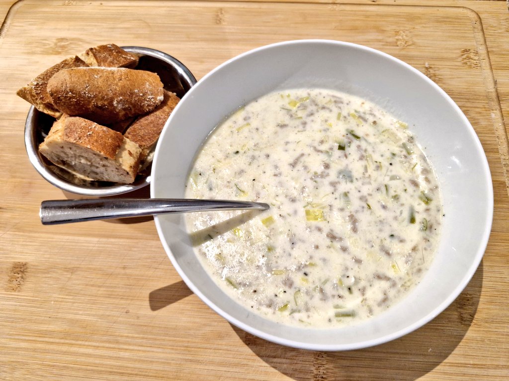 Doktor Eder tweet media