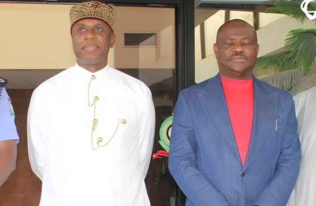 BolanleCole's tweet image. Dear Wike! 

● Sen. John Mbata helped you to be Obia-Akpo Chairman. You later realised it was a mistake to have a relationship with him. 

● Dr. Peter Odili &amp;amp; his wife supported you in returning for a 2nd term as Obio-Akpor Chairman. You later realised it was a mistake to have…