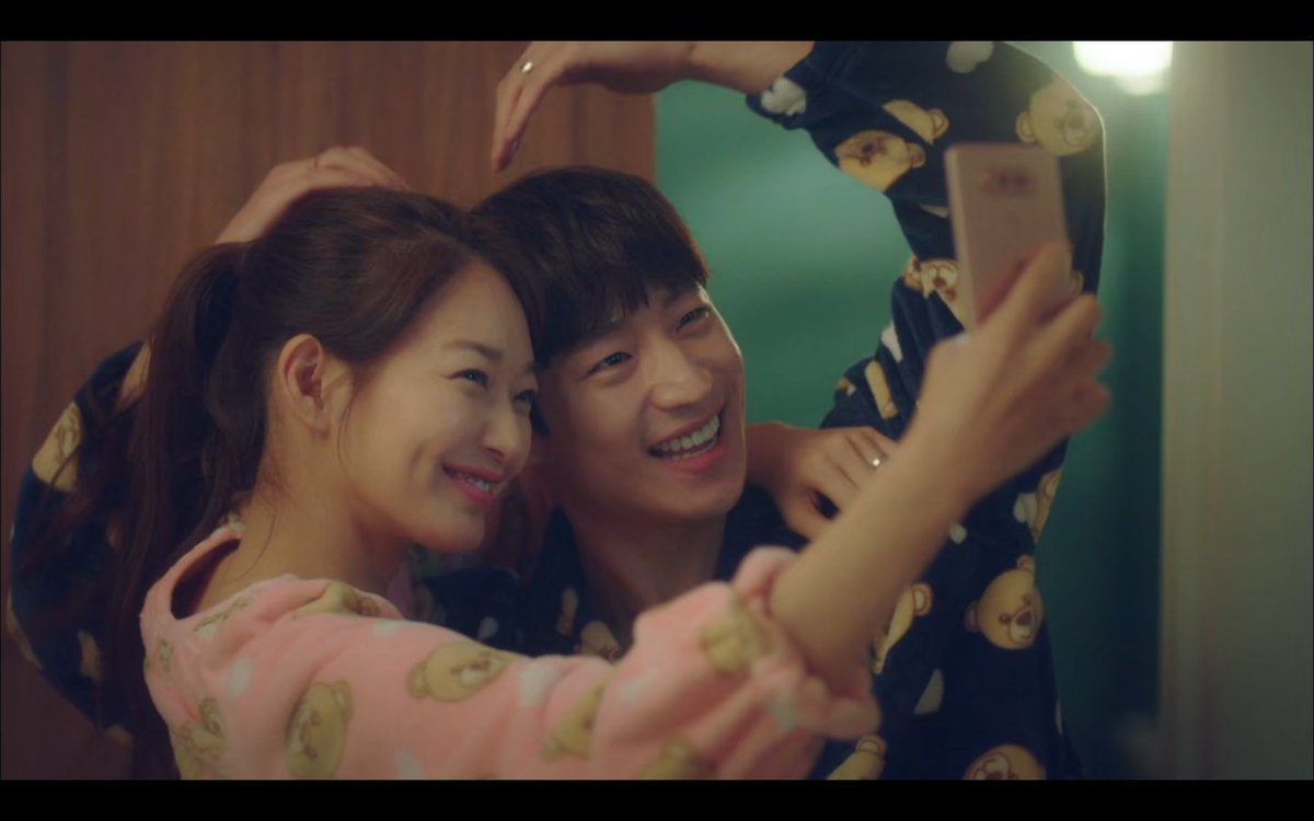attycornsalad's tweet photo. when you have beef with your future self and take pictures with your husband to prove her wrong: a guide by song marin #TomorrowWithYou #TomorrowWithYouEp13 https://t.co/gLy3KG6Q9w