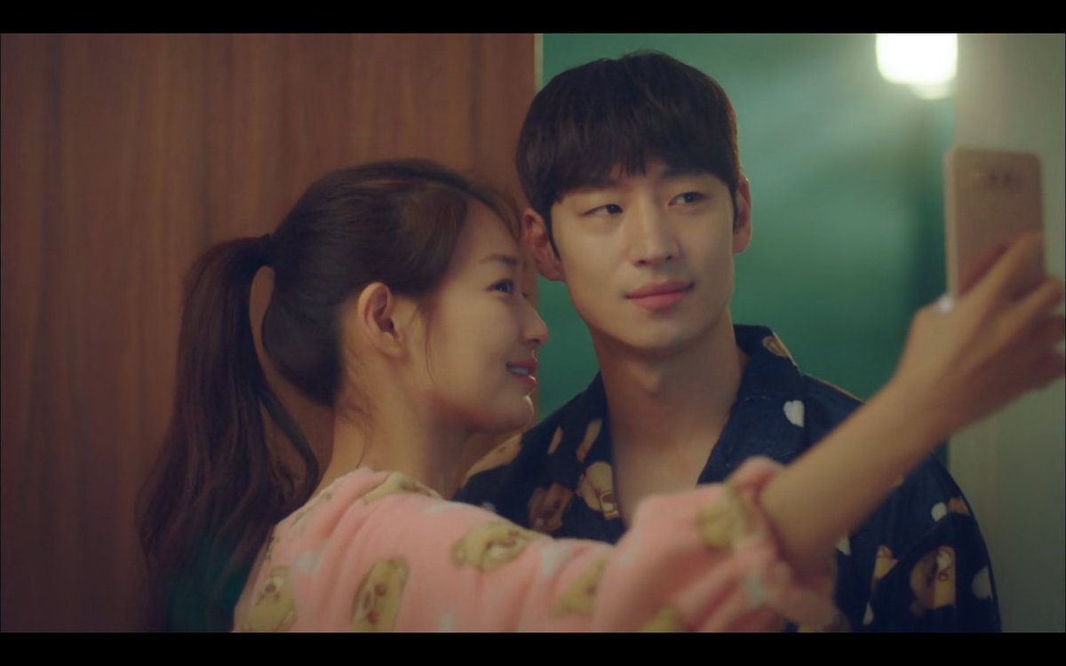 attycornsalad's tweet photo. when you have beef with your future self and take pictures with your husband to prove her wrong: a guide by song marin #TomorrowWithYou #TomorrowWithYouEp13 https://t.co/gLy3KG6Q9w