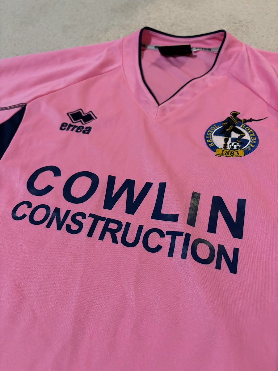 👀

#footballshirts #bristolrovers #rovers