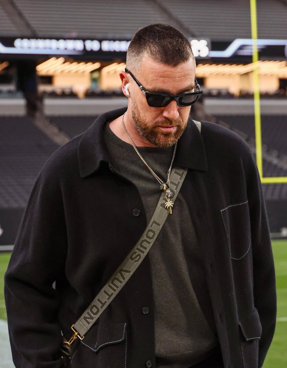 Last day to vote!!

 #WPMOYChallenge + <a href="/tkelce/">Travis Kelce</a>