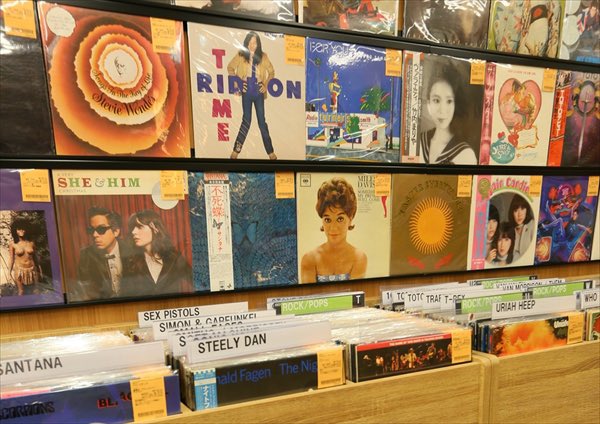 昨年はレコード買い過ぎたので、しばらくはレコ買い断ちしよう！と決意 