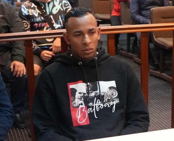 Felicitaciones a los hinchas de River que se la pasaron defendiendo a un golpeador para absolutamente nada, les saltó la ficha por este burro. Quedaron expuestos como unos violines.

River y sus valores por encima de todo.