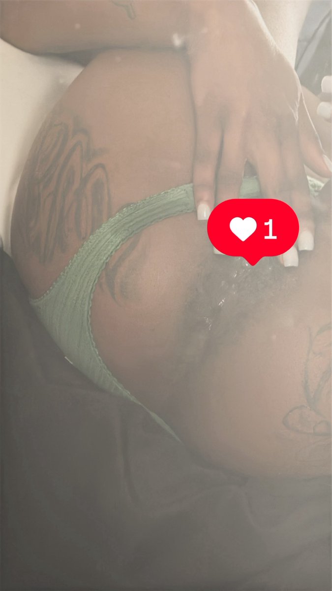 Repost 🔂 For a personal nude in yo dm 💕 #like #comment #repost