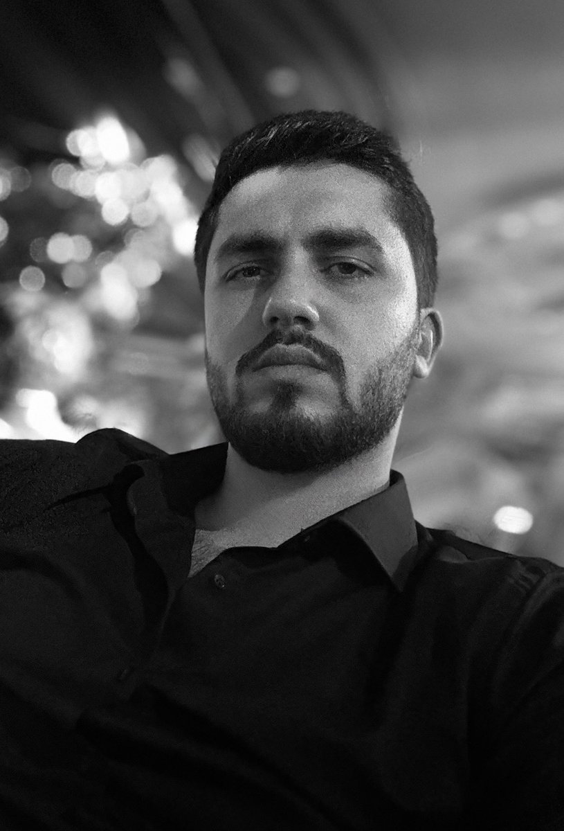 Ömür ötür, illər keçir bu dünya,
Eyni qalır tək dəyişən bizlərik.
Biz içində neçə kitab gizlənən,
Danışmaqdan xəbərsiz dilsizlərik.
#ilhamabdullazada