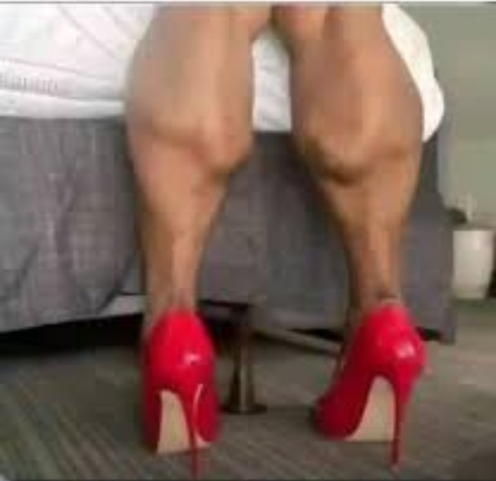 Avoid these moves if her legs are this strong 😅😂