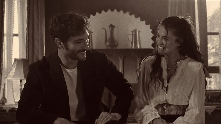 عيونها بتربك وما أحلى الإرتباك 😍