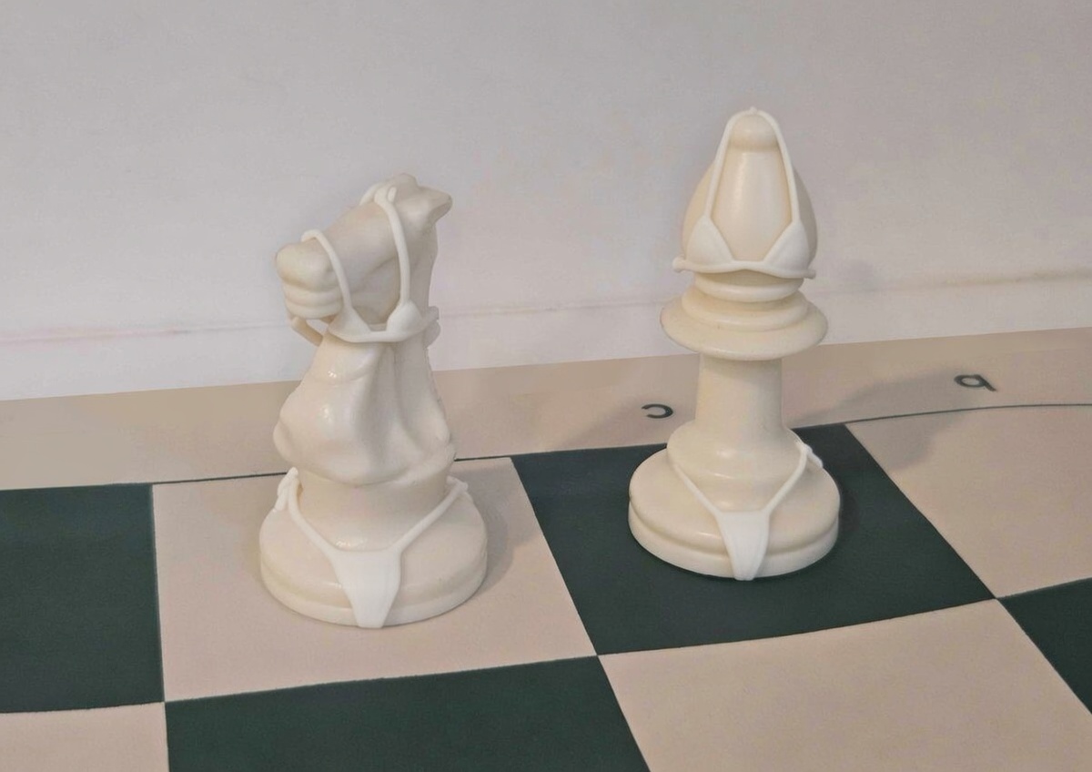 <a href="/KriszKH/">Krisztian</a> <a href="/chesscom/">Chess.com</a>