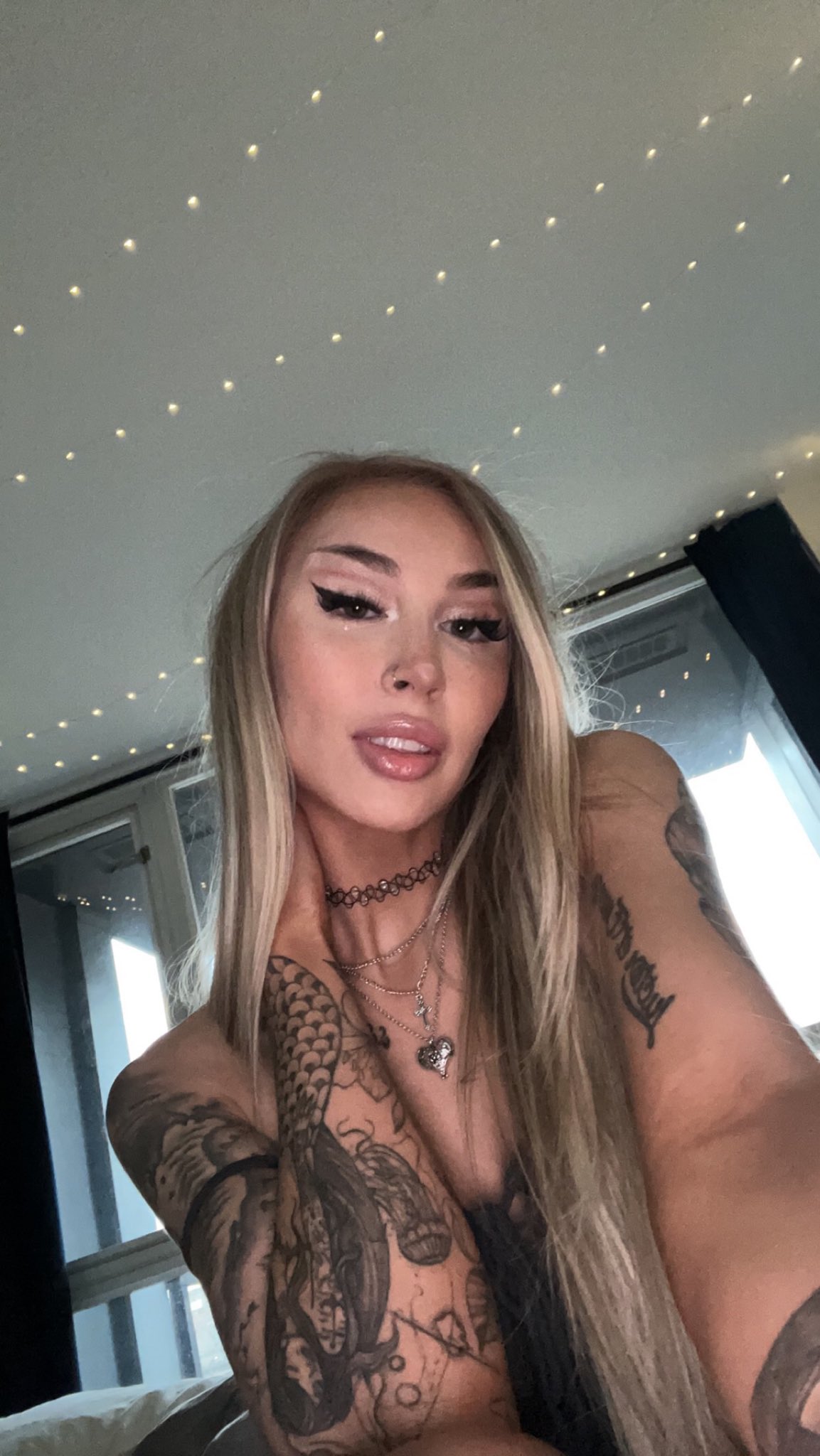 Take out a loan and go into debt for me 💋 https://t.co/TtYBcLMZxP