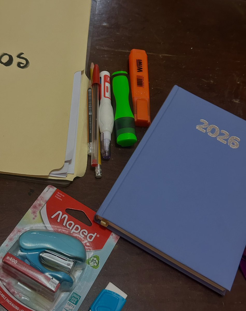 someoneelsekp's tweet image. El primero lunes del 2026🥹 se ve así