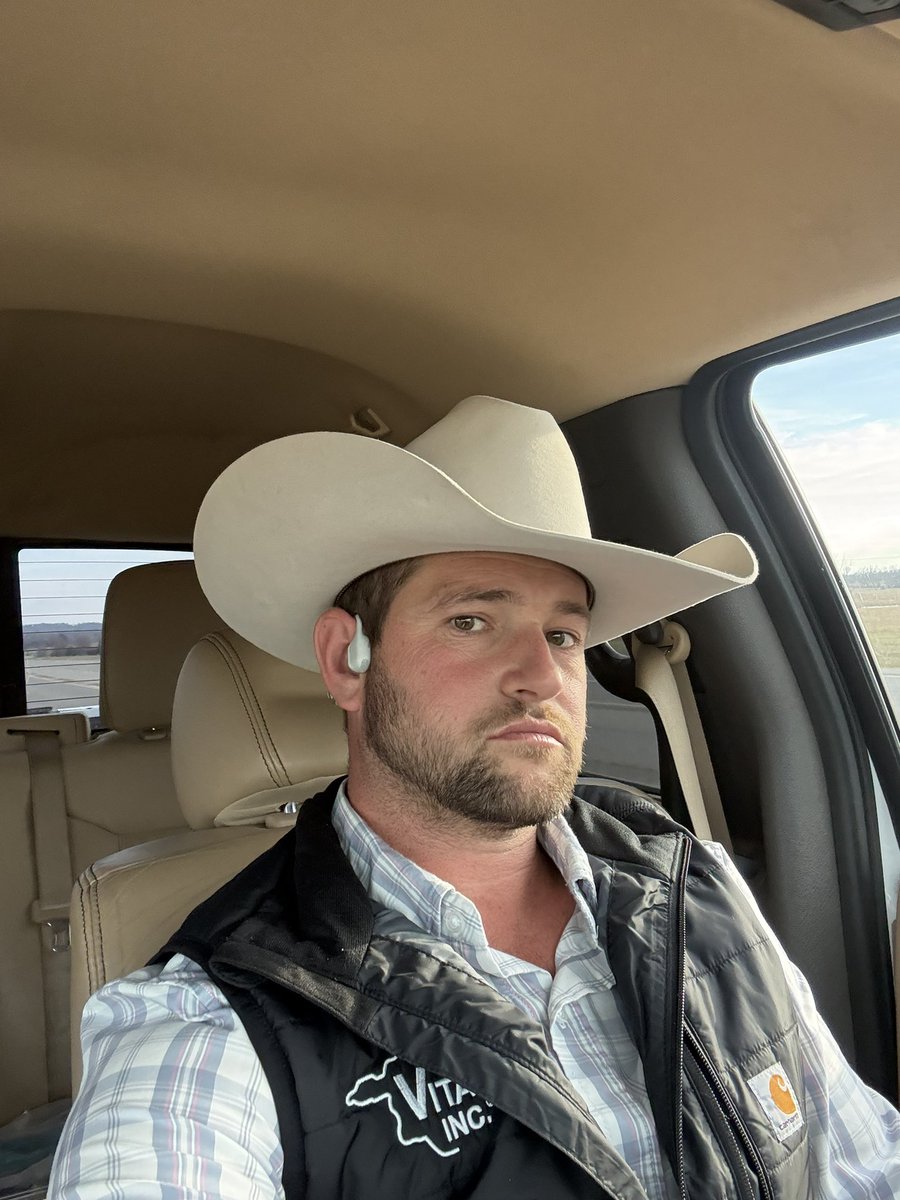okie_cowboy1's tweet photo. Save a horse, come ride this cowboy! 🤠 https://t.co/GYPzyvyXCi