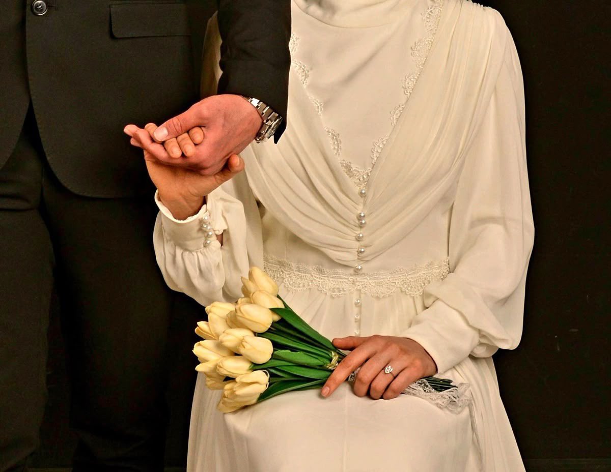 وكأنَّما الحُبّ هُو بدءُ الدُّنيا مرَّة ثانية مِن أوّلها!

- الرَّافعيّ.
