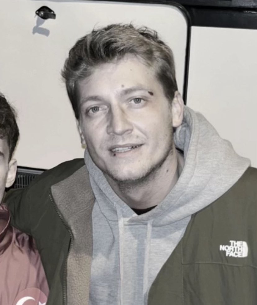 bune lan ah be isom hani son gülen iyi gülerdi... :(