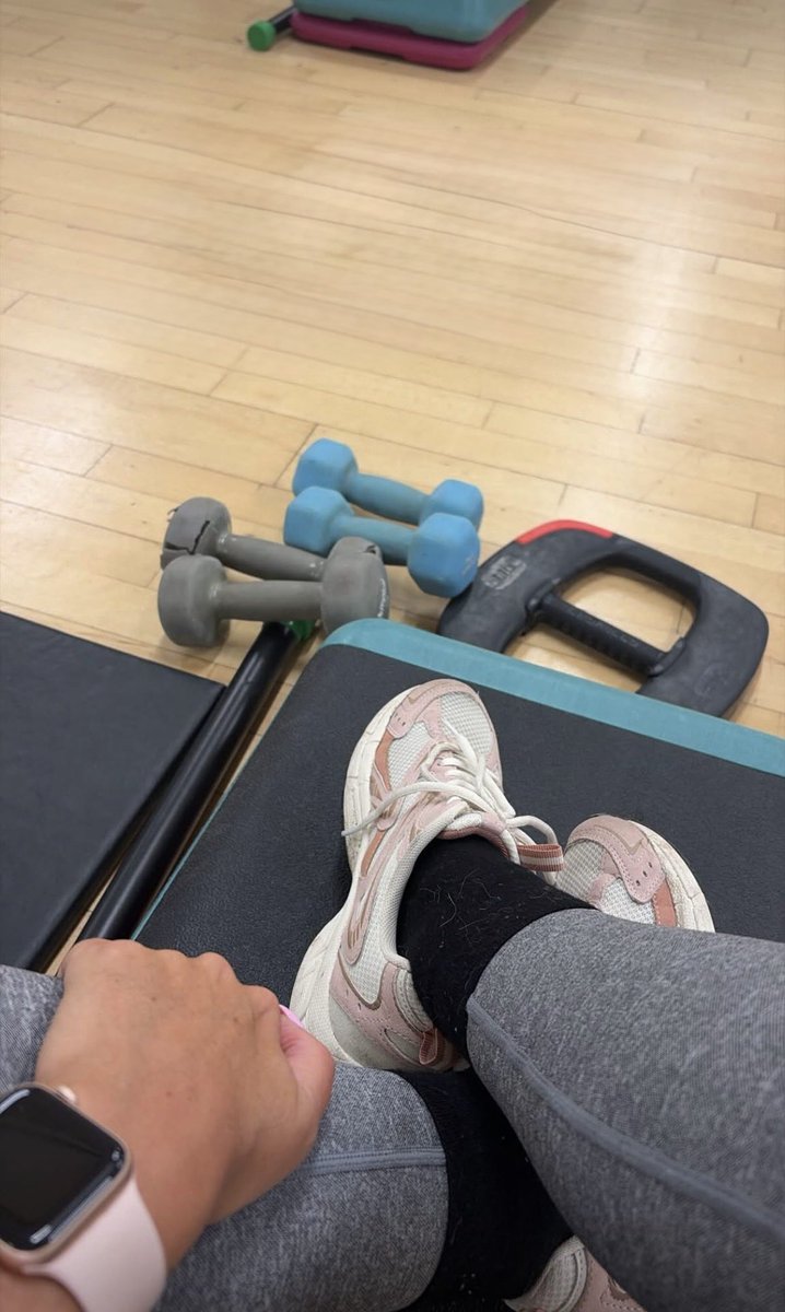 Amy Barton tweet media