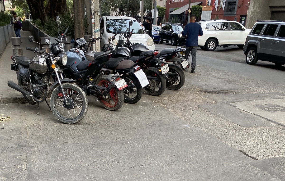 Pro Banquetas tweet media