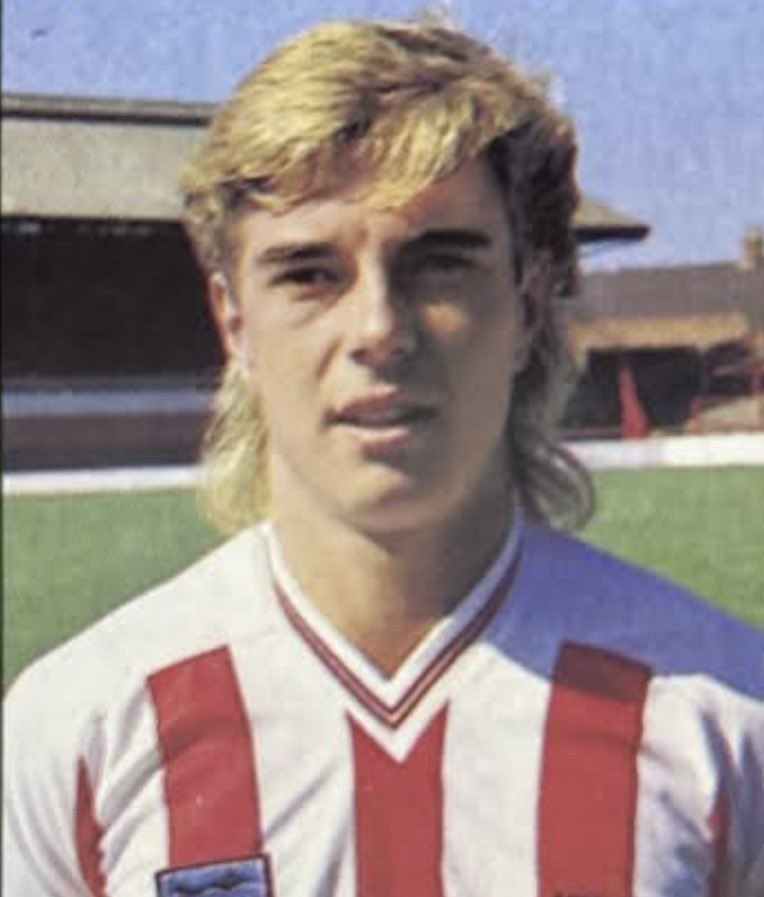 JustinFarrow17's tweet photo. @WriterScottD @robertmdaws @WatfordFC @SunderlandAFC Yep! Rocking the New Romantic locks https://t.co/s3nImpDLzQ