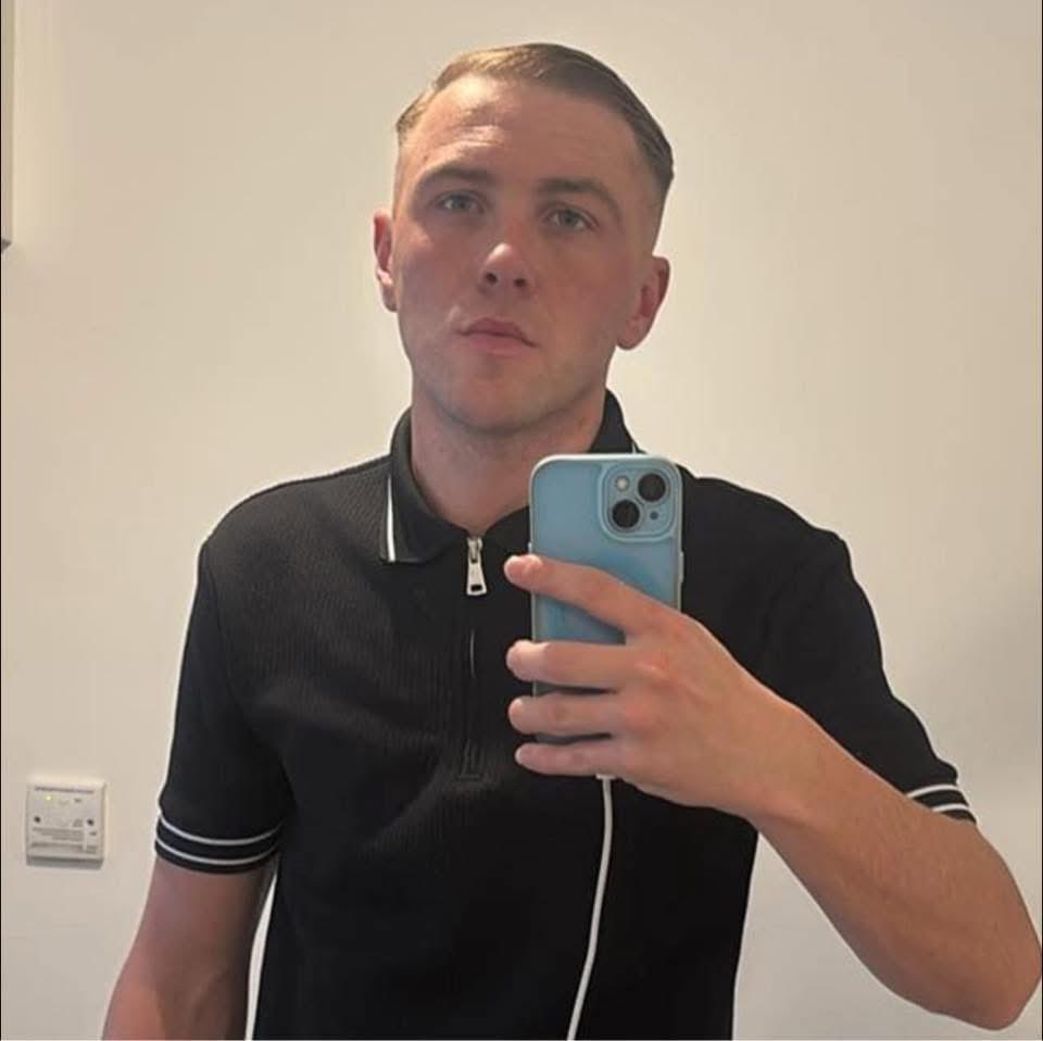 rosscannon97's tweet image. 🚨🚨🚨 CHILD ABDUCTION 🚨🚨🚨

Scott Murray (Kildare, Ireland) along with Shannon McGann, have kidnapped my son without consent, and moved to Tameside, Manchester, where they are in hiding. He is looking for construction work. Please RT @gmpolice #MUFC