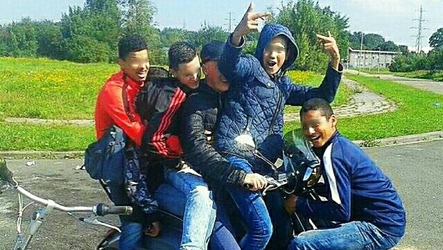 JanWBakkerNL's tweet image. We zien dagelijks de ellende van de massa-immigratie uit islamitische landen: moord, bedreigingen en criminaliteit. Waarom zien wij (VVD, PVV, JA21, SGP, FVD) dit wél, maar GL-PvdA-stemmers niet. Getuige de scheldpartijen van links onder m'n Tweets.