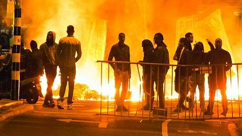 JanWBakkerNL's tweet image. We zien dagelijks de ellende van de massa-immigratie uit islamitische landen: moord, bedreigingen en criminaliteit. Waarom zien wij (VVD, PVV, JA21, SGP, FVD) dit wél, maar GL-PvdA-stemmers niet. Getuige de scheldpartijen van links onder m'n Tweets.