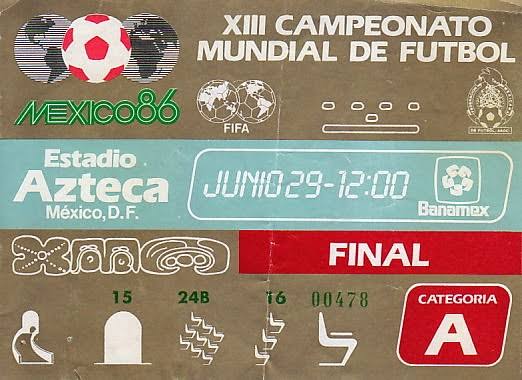 En el Mundial 86, los boletos se vendieron así:
-Venta exclusiva en Banamex.
-Solo vendían series completas por estadio.
La serie más cara era de 135 mil viejos pesos. La más barata de 1,875.
-La venta individual se hacía en taquillas unos días antes del juego.
-Así te los daban.