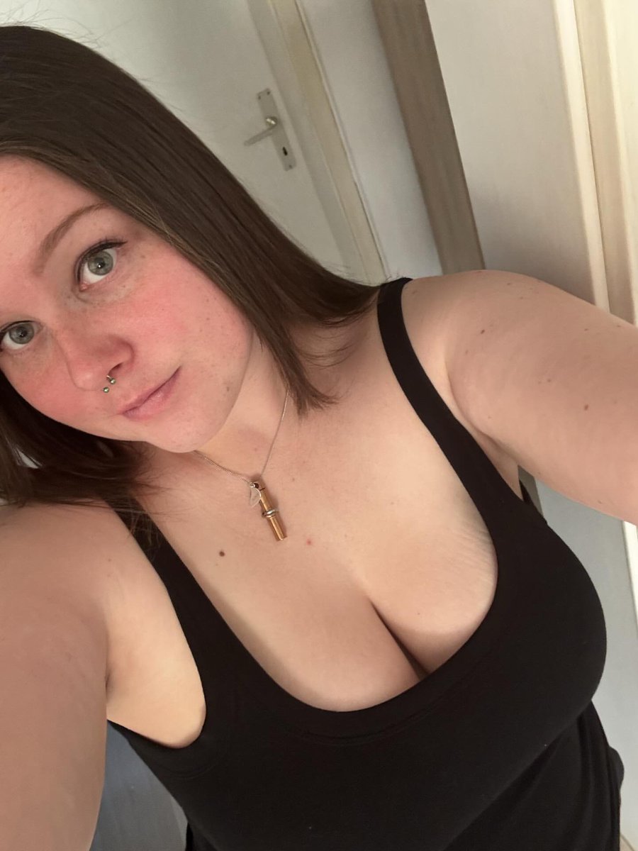 Themaddymay7's tweet photo. Lonely 😞 https://t.co/o9AzwuYisq
