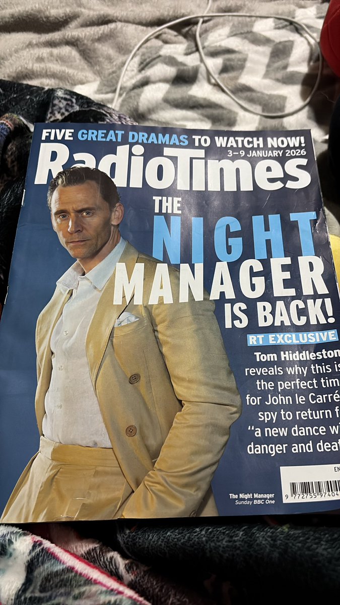 NOVASNOTE's tweet image. I can pretend I left my Tom Hiddleston phase all I want but it’s clear that was never true