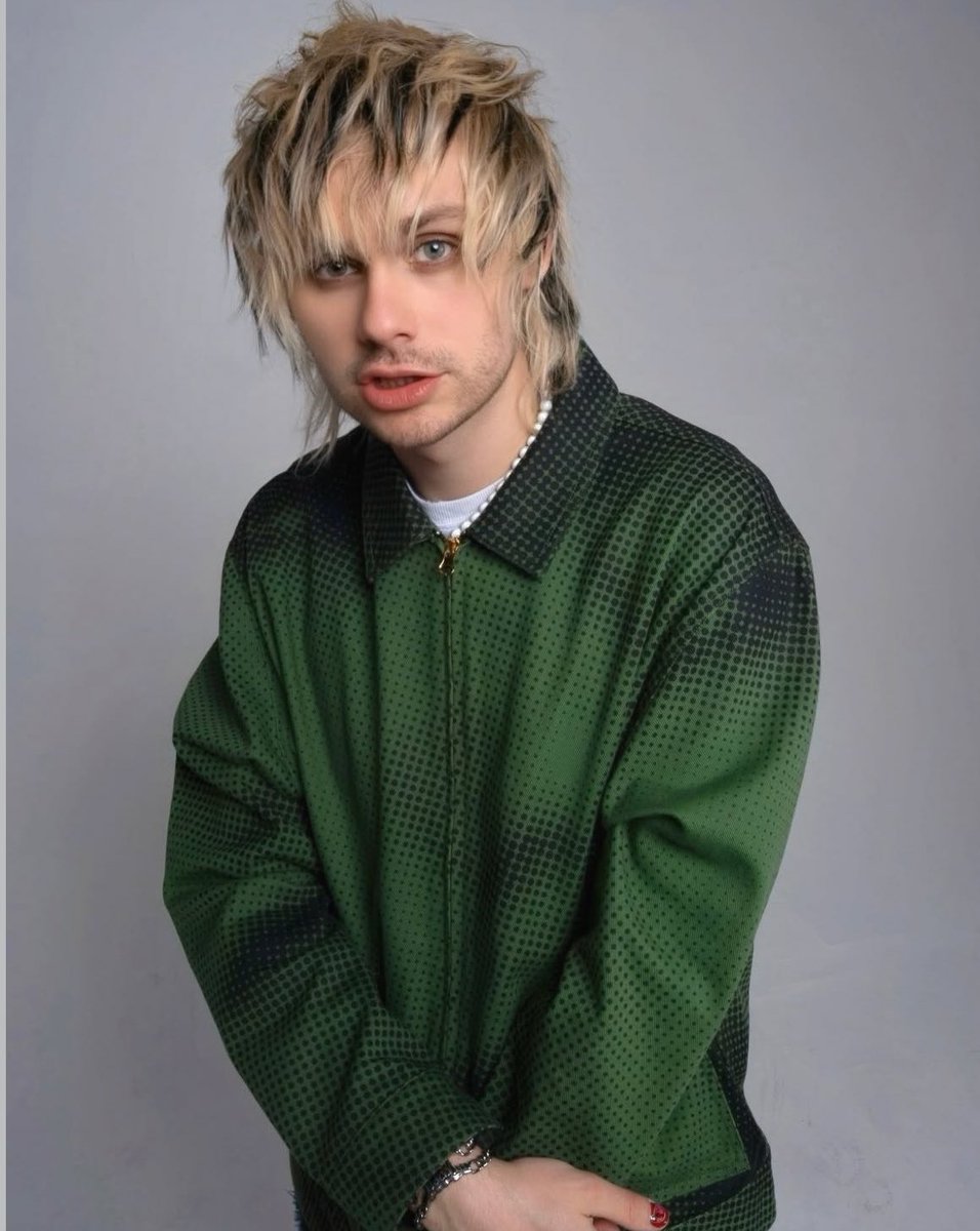 mgcsmilebot's tweet image. EMO MODEL IS BACK