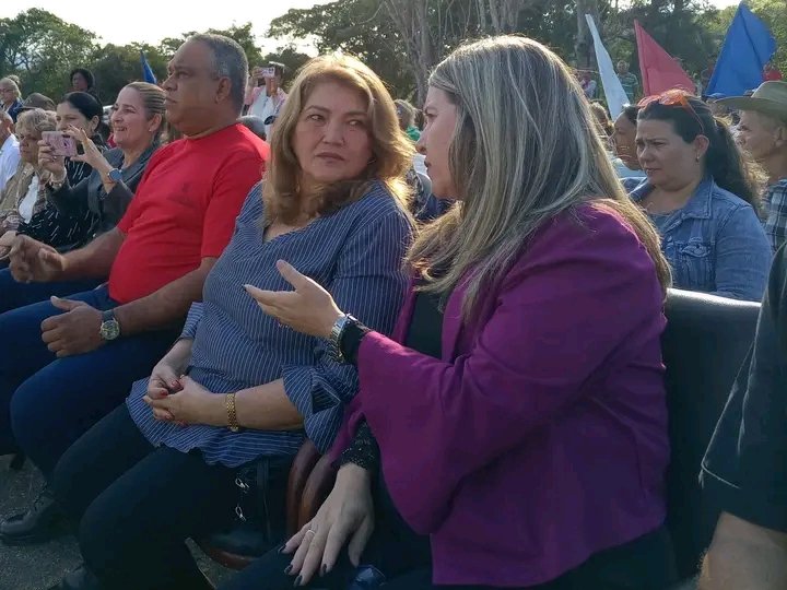 DeivyPrezMartn1's tweet photo. Gracias a @naimatrujillob  ministra de Educación, por honrarnos en el homenaje por los 65 años del asesinato de Conrado Benítez. Su presencia reafirma el compromiso con la memoria, la justicia social y la educación.  

#CubaEduca #SanctiSpíritusEnMarcha ❤️🇨🇺 https://t.co/cPPOHSVHcb