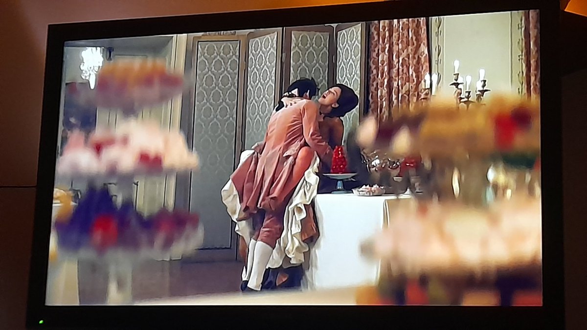 Simon Roberts tweet media