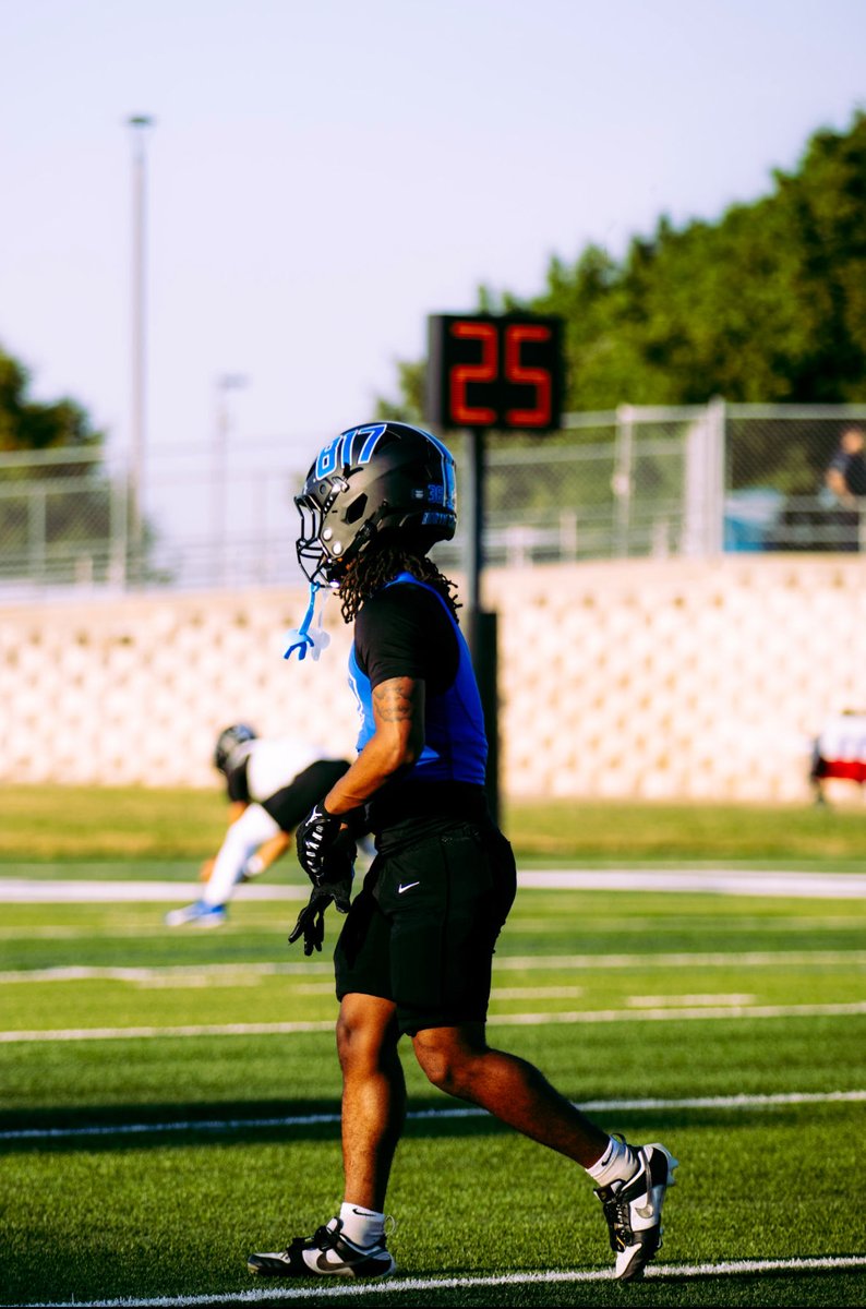 hudl.com/v/2TTxUp

Check out my senior snz highlights 🙌🏽 
<a href="/CoachKWhite/">Coach White</a> <a href="/CoachKPark/">Kevin Park</a> <a href="/Coach_Bacc/">Bryce Baccarini</a> <a href="/DemarcusHarri01/">Coach Harris</a> <a href="/northcrowley_FB/">North Crowley Panthers</a>