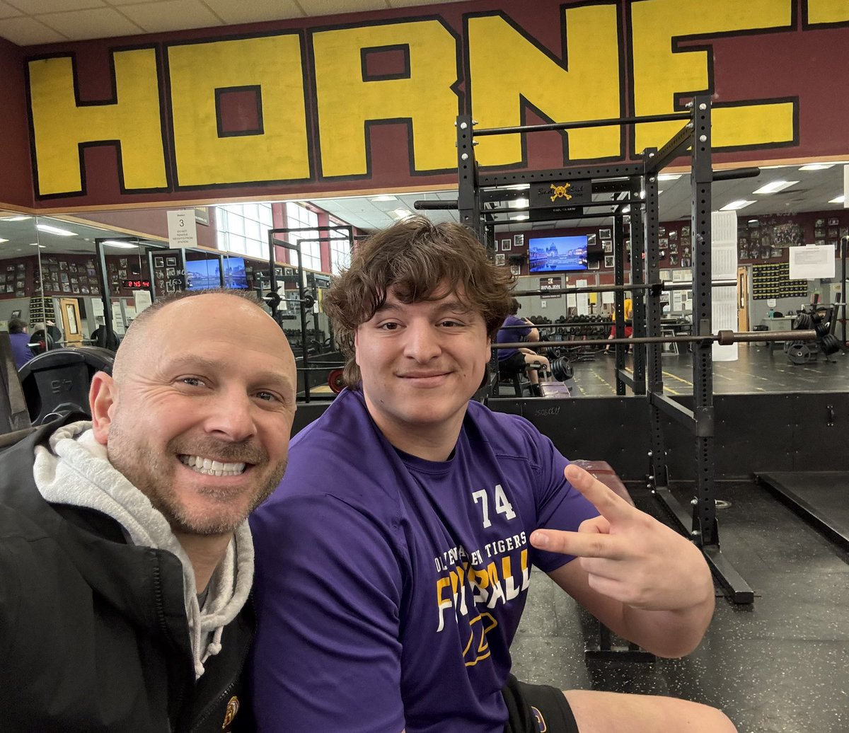 Weareenumclaw's tweet image. GREAT TO HAVE THIS CLAW DAWG BACK HOME GETTING HIS PUMP ON! We see you Big Sean! @Seanryanp 💪🏽☠️